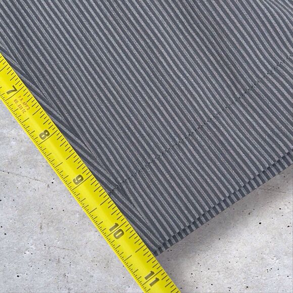 Nike Golf Shorts Mens Size 34 Gray Striped Flat Front 10.5” Inseam Performance - Picture 7 of 9